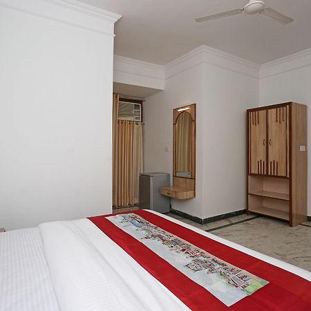 Oyo 10072 Hotel Amrit Regency Дехрадун Экстерьер фото