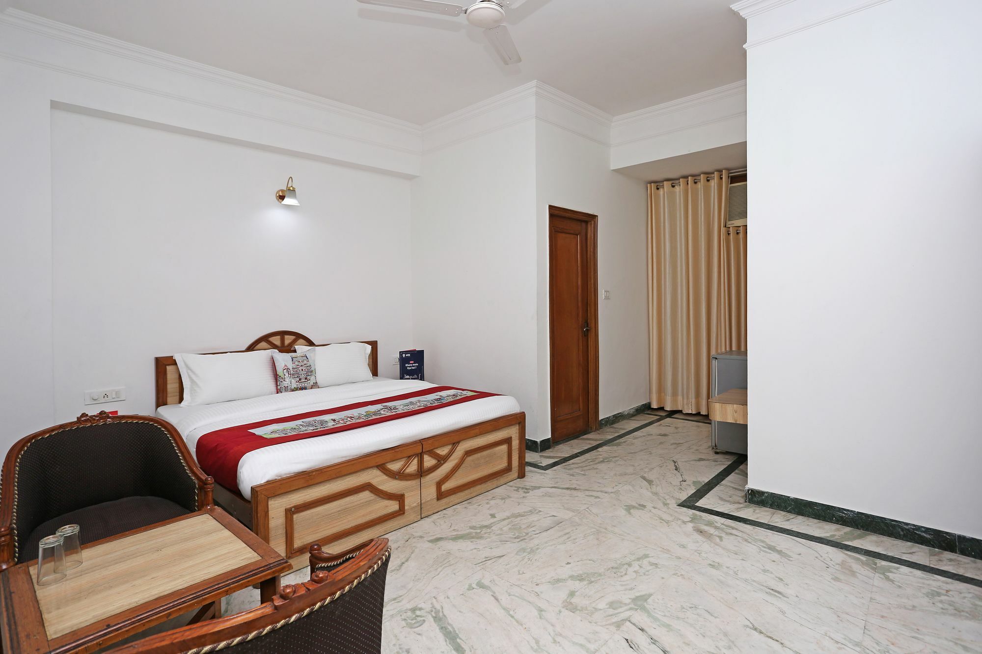 Oyo 10072 Hotel Amrit Regency Дехрадун Экстерьер фото