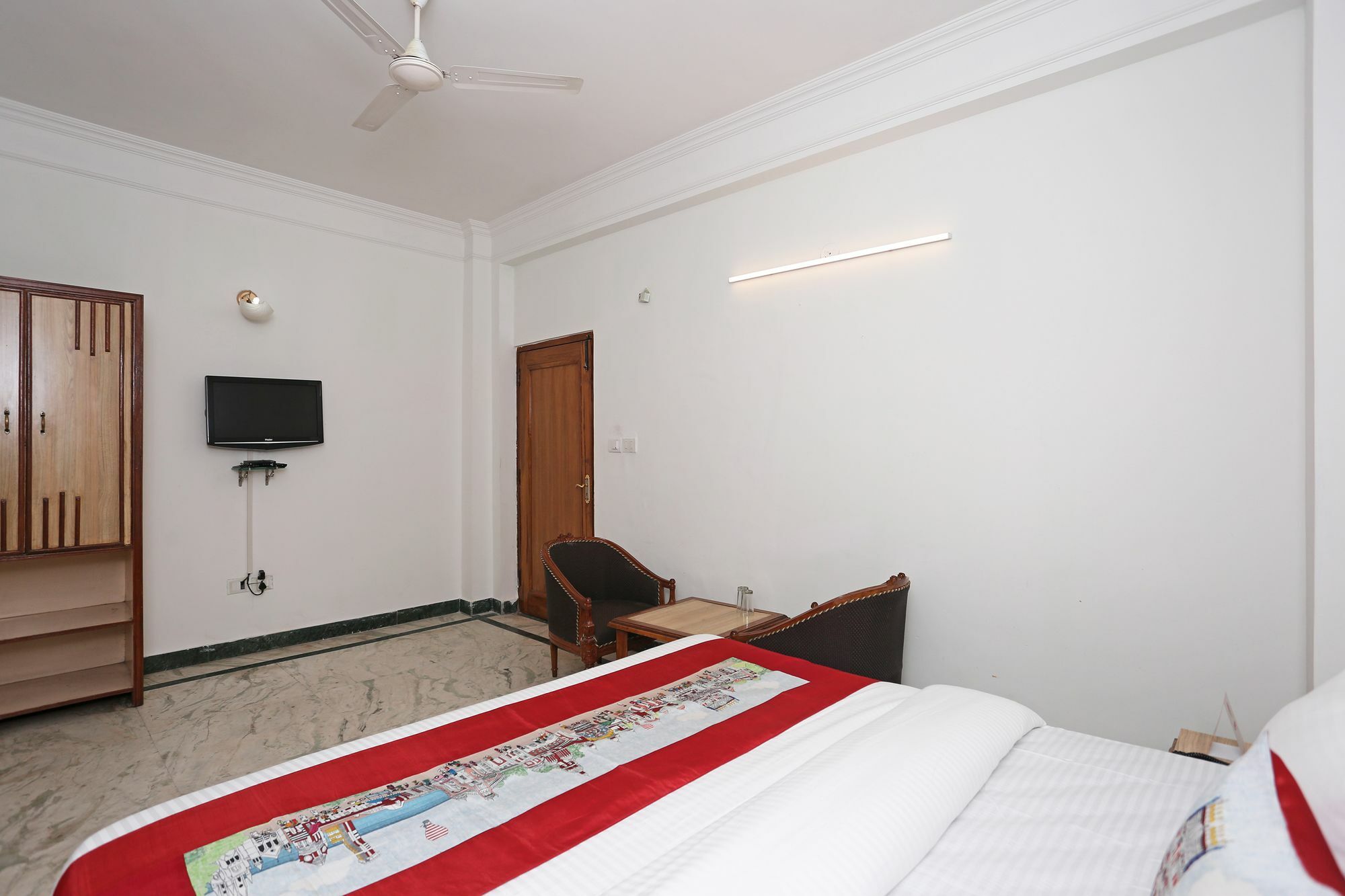 Oyo 10072 Hotel Amrit Regency Дехрадун Экстерьер фото