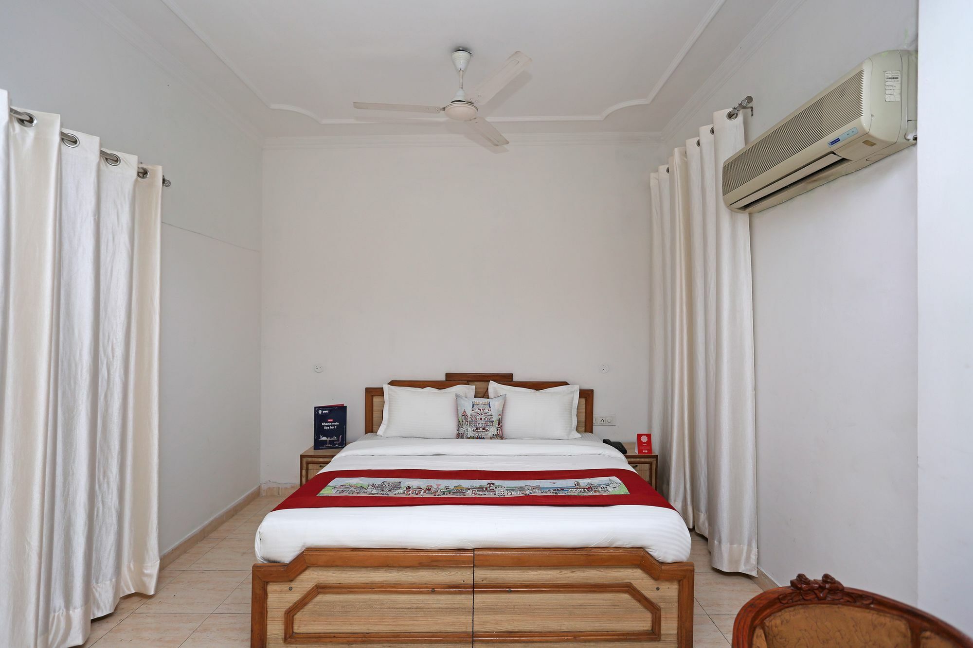 Oyo 10072 Hotel Amrit Regency Дехрадун Экстерьер фото